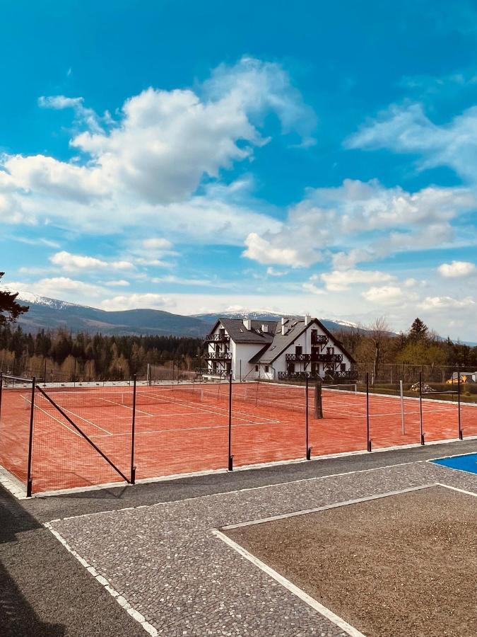 Kazalnica Family&Conference Resort Kolo Karpacza Sosnówka エクステリア 写真